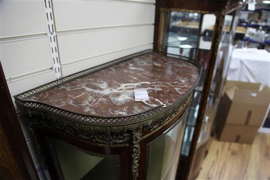 A French Transitional style marble topped mahogany vitrine, W.2ft 2in.